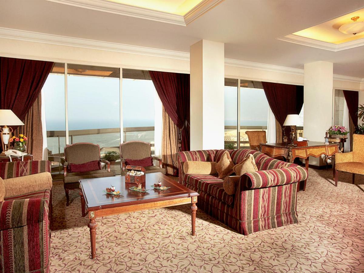 Отель Gefinor Rotana - Бейрут Экстерьер фото The Royal Suite